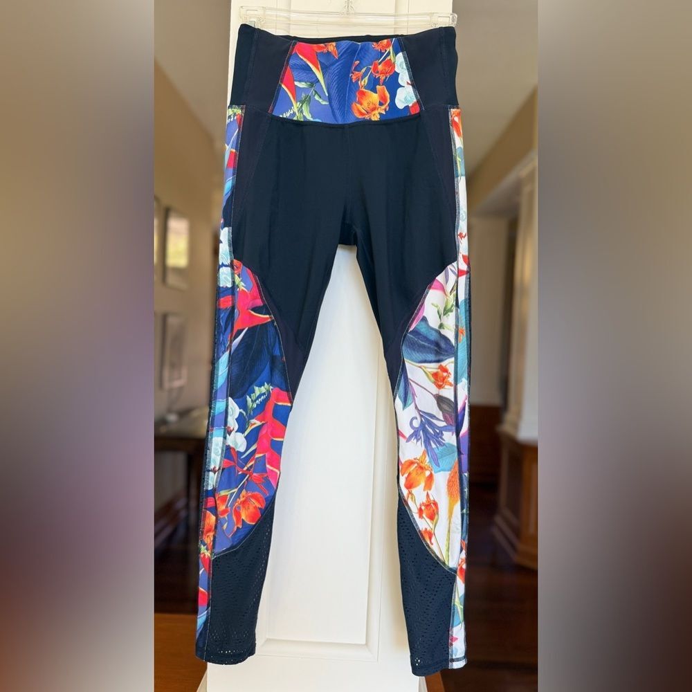 Athleta Bright Tropical Patterned XS Women’s Yoga Workout Leggings.